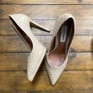 Never worn tan Steve Madden pumps size 7.5